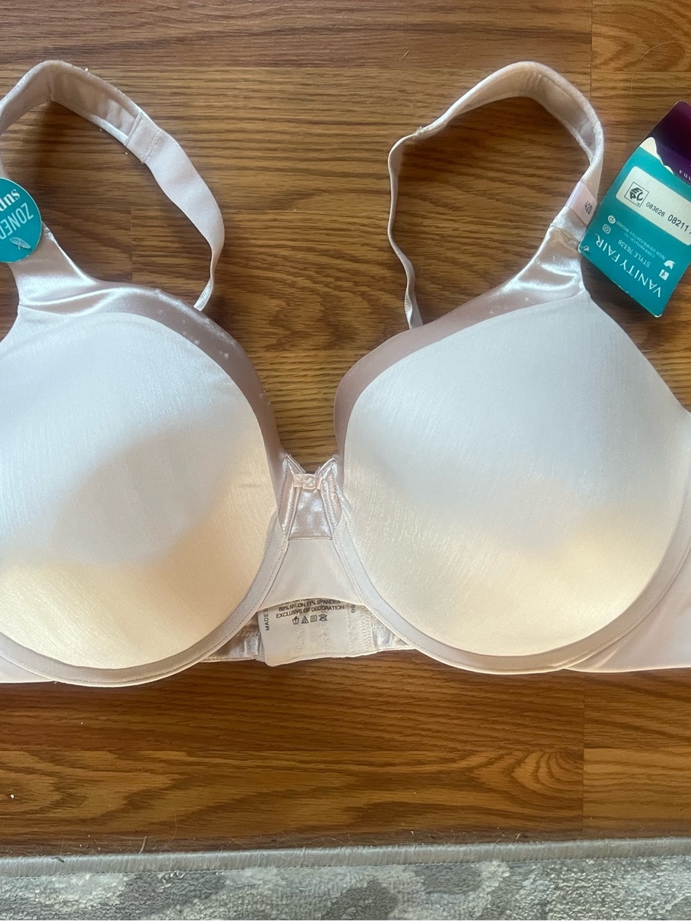 NWT womens 42D full coverage Vanity Fair Bra